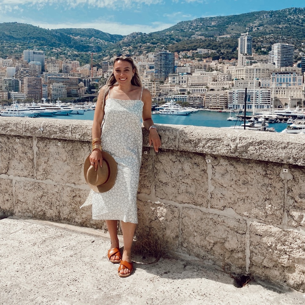 Meet your Posher, Lina